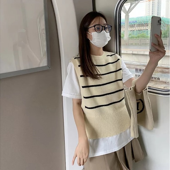 Korean Vintage Striped Knitted Sweater Vest - Beige - Picture 2 of 11
